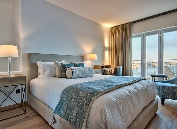 Deluxe Double room with harbour view (full double bed)
