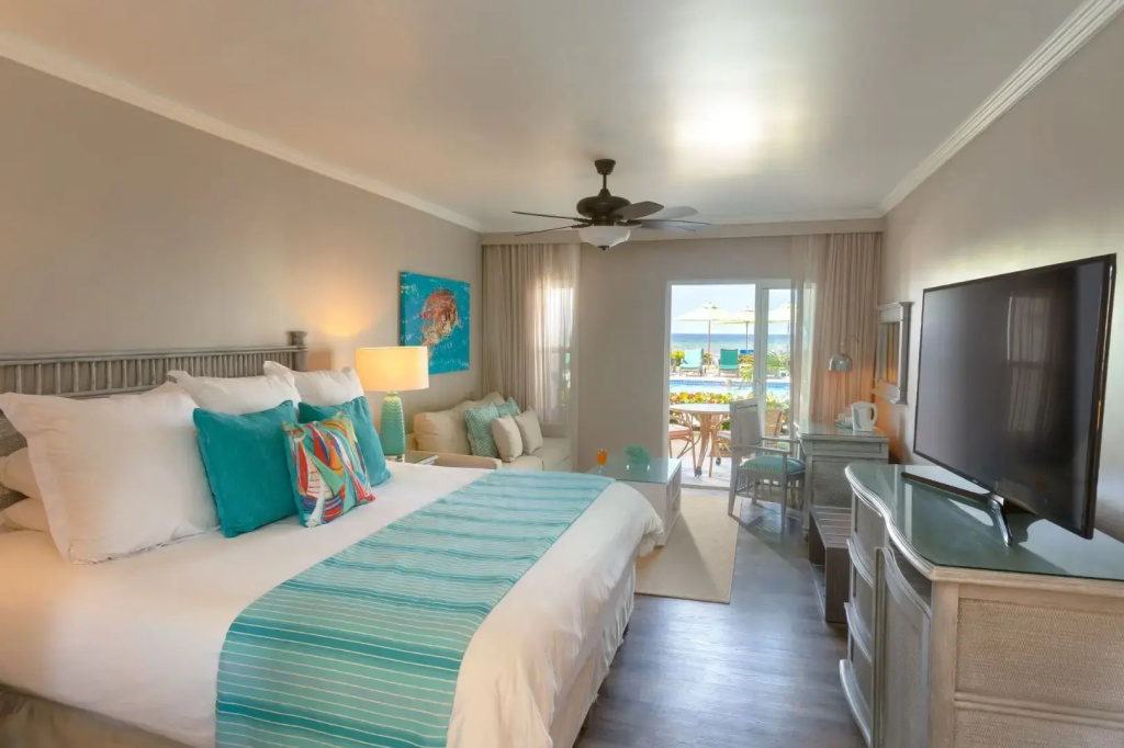 Classic room with Poolside/Garden View
