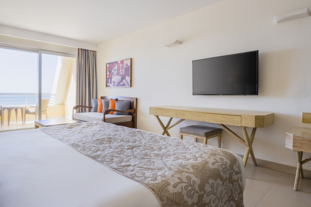 Quadruple Junior Suite with view