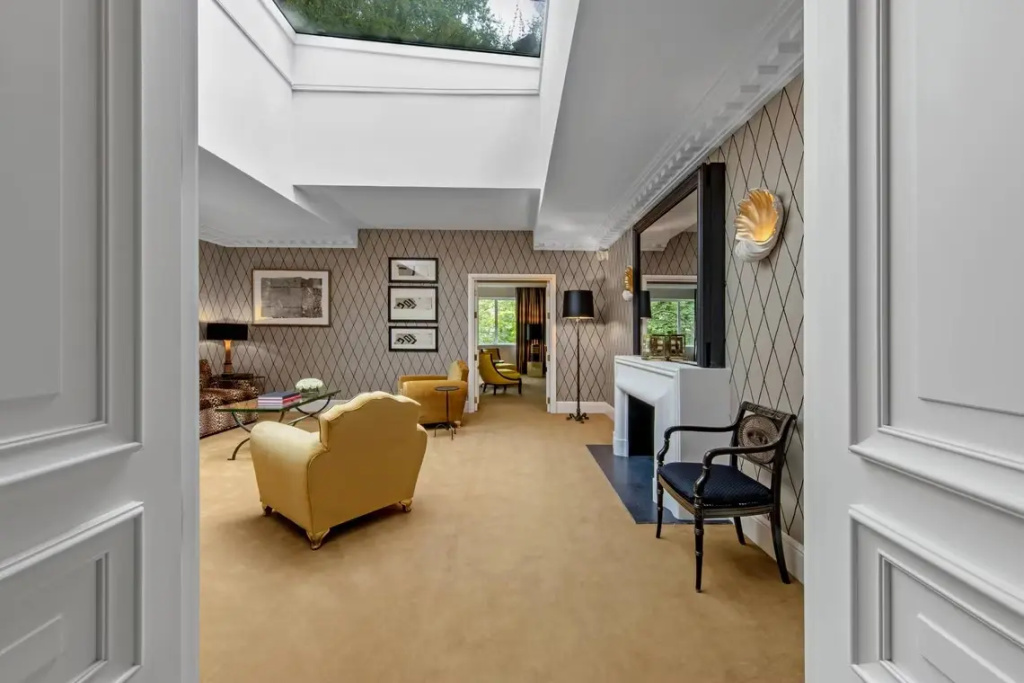Hôtel de Berri Champs-Élysées, a Luxury Collection Hotel 71