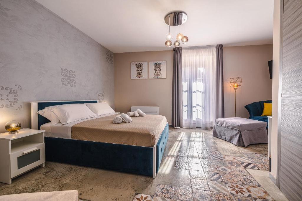 Deluxe Double room (full double bed)