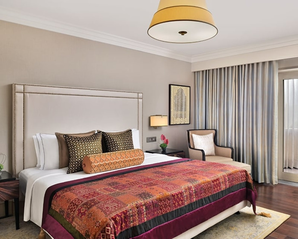 Signature Double Suite (full double bed) (bed type is subject to availability)