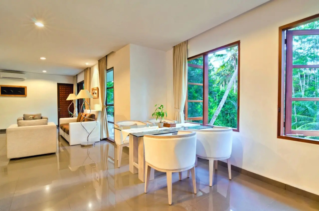 2 Bedrooms Villa with river view