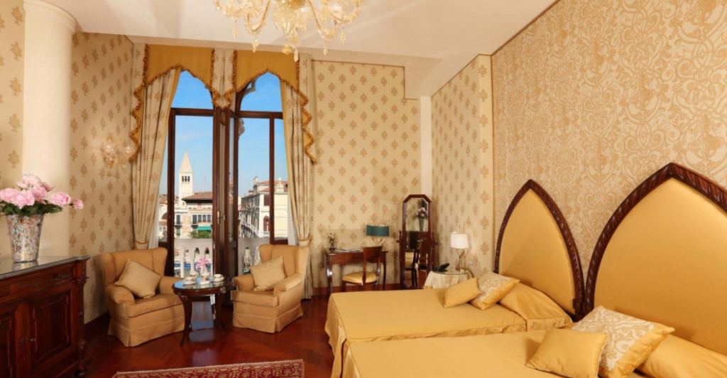 Quadruple Junior Suite with Grand Canal View
