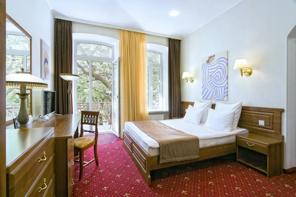 Double Junior Suite with balcony (full double bed)
