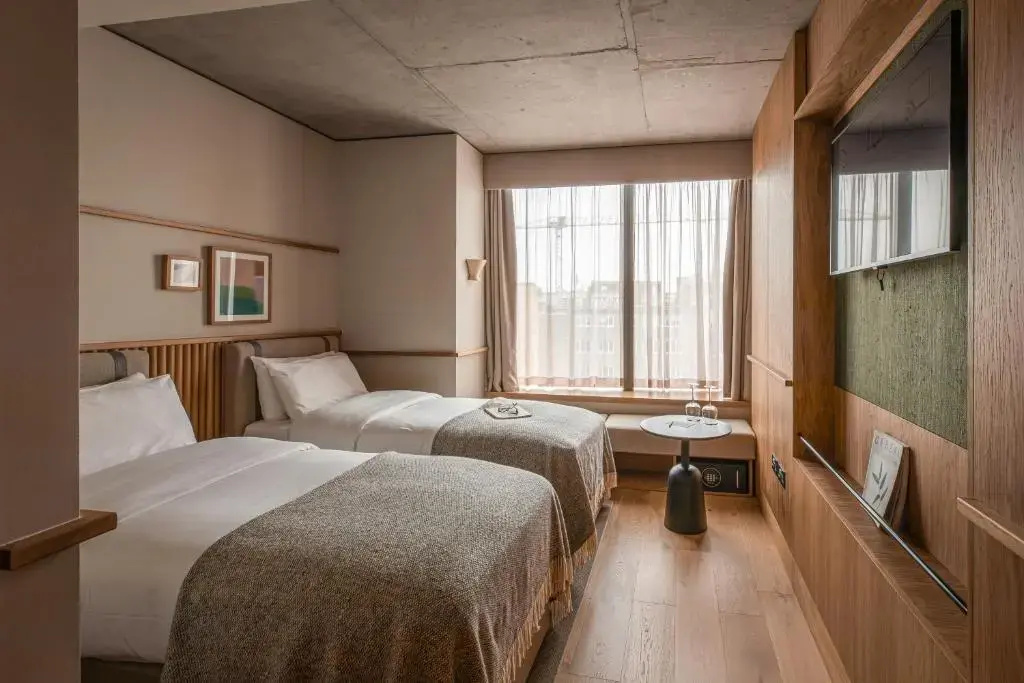 Double Nest (twin beds)