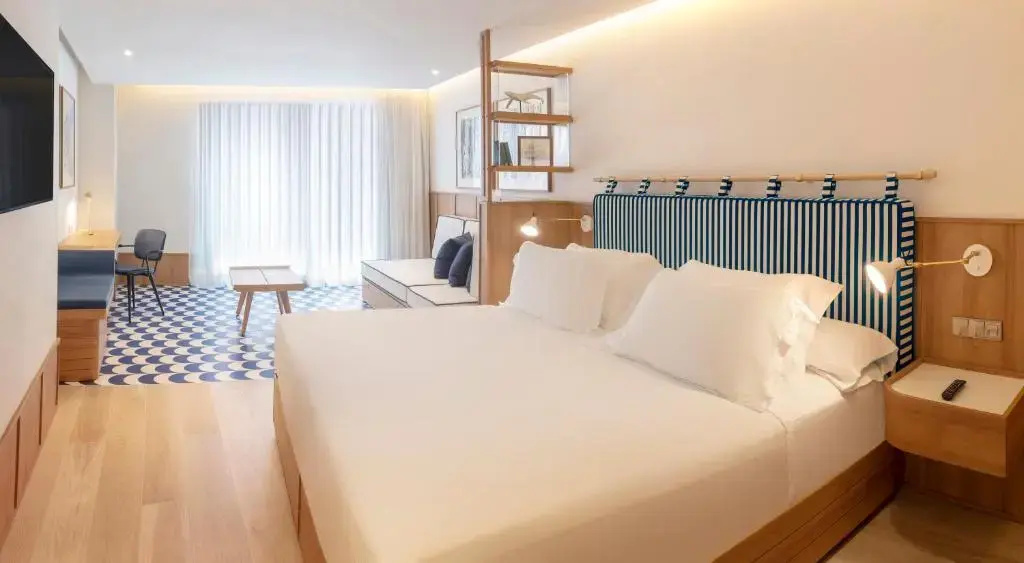 Double Junior Suite (full double bed)