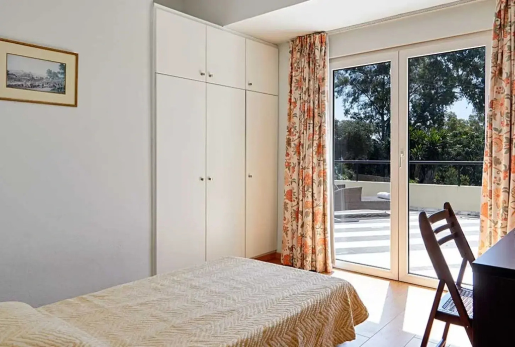 Parallel Apartment