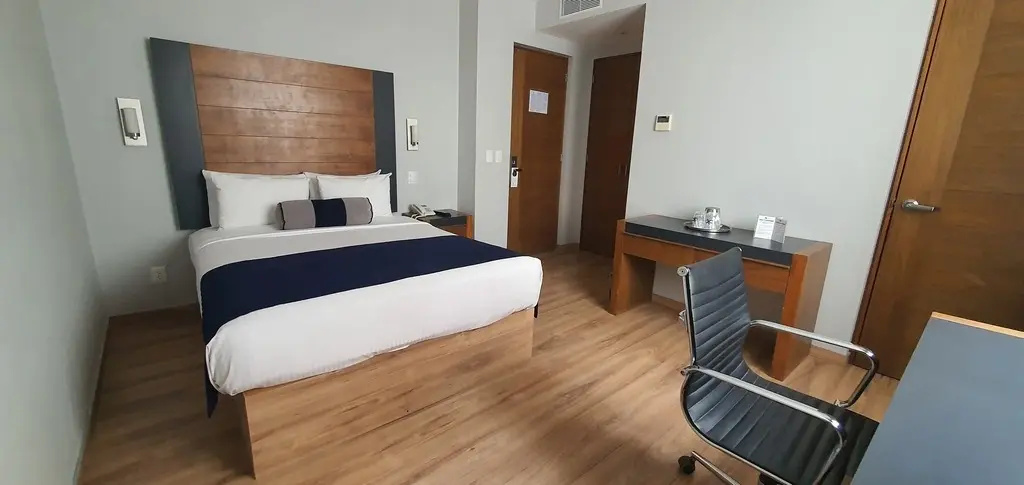 Sencilla Superior Interior Double room (full double bed)