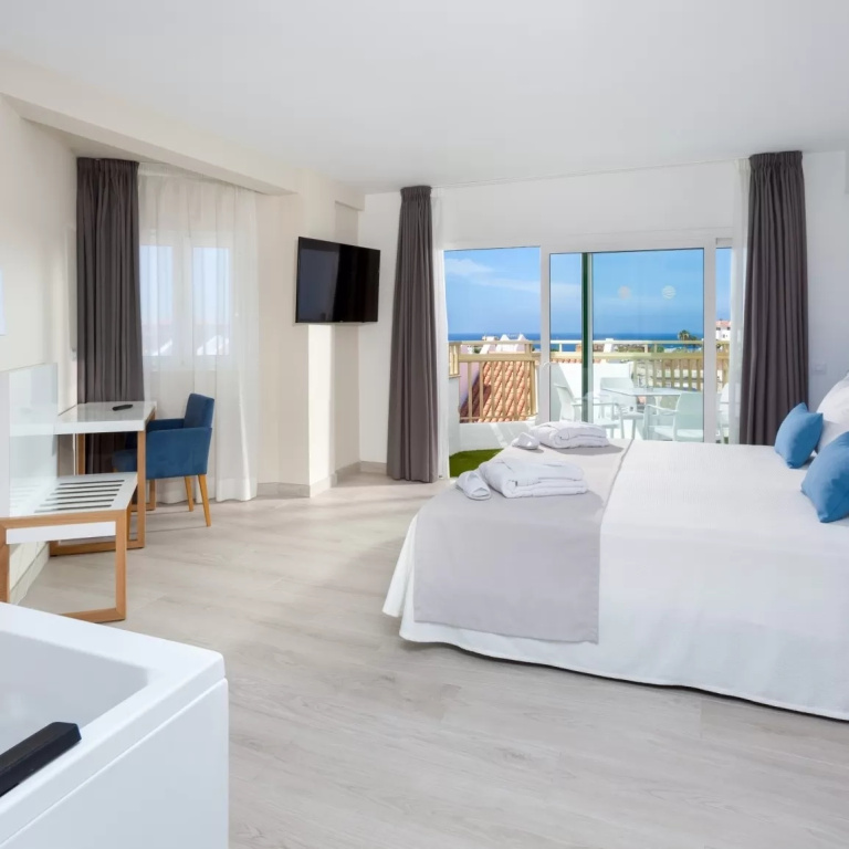 Double Suite (twin beds)