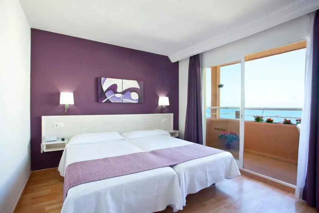 1 Bedroom Apartment with sea view