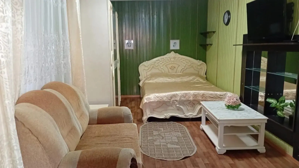 №14 Family room