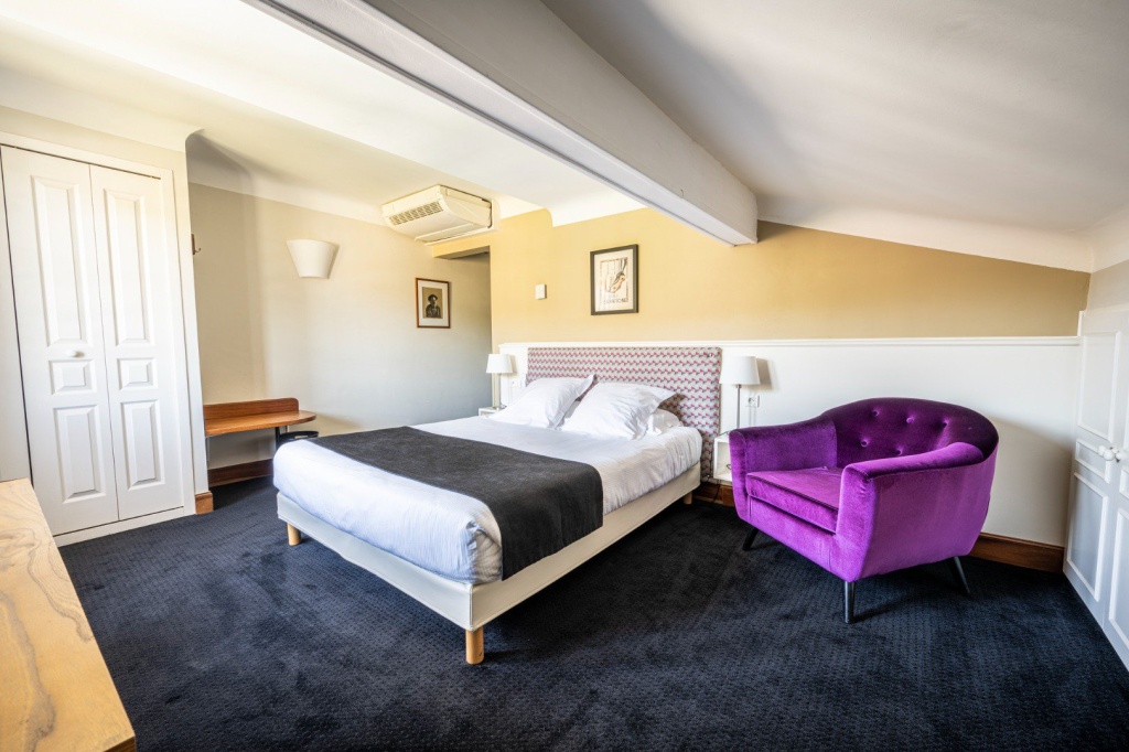 Standard Double room (full double bed)