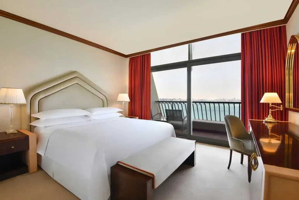 1 Bedroom Diplomatic Suite with balcony and with sea view