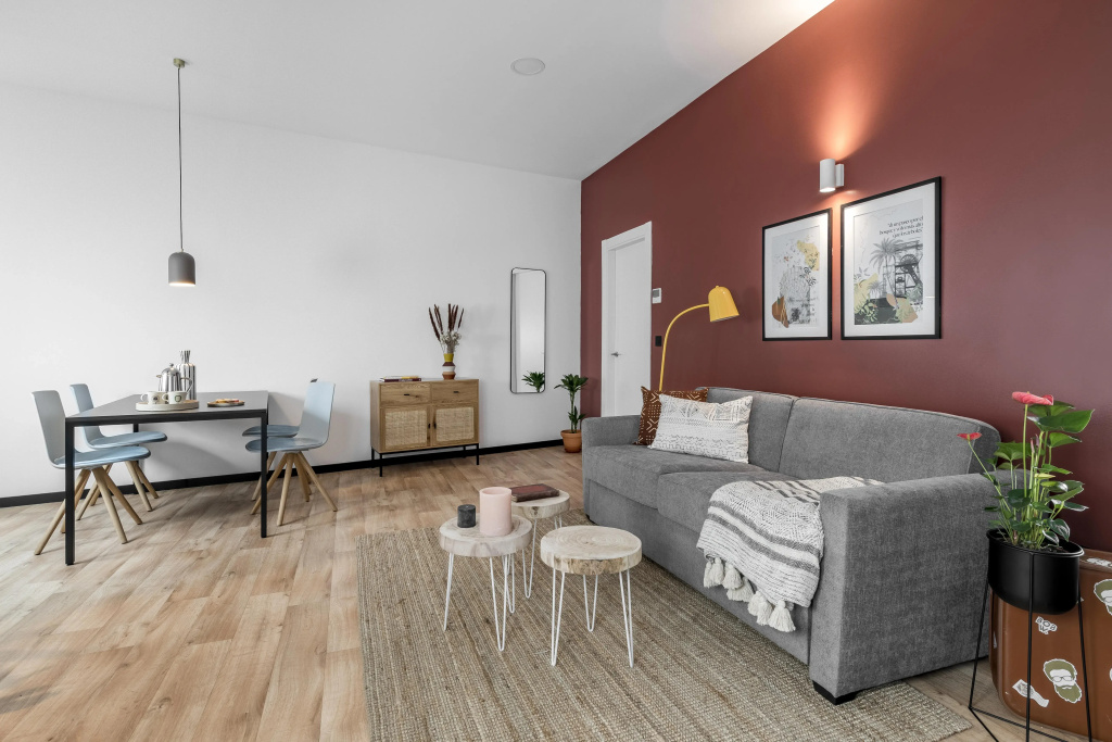 2 Bedrooms Apartment