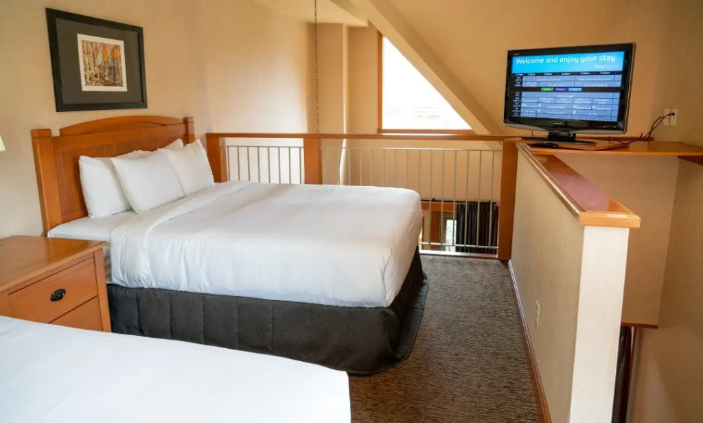2 Bedrooms Premier Loft Sextuple Condo