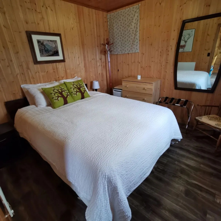 No. 5 Double Cottage (full double bed)