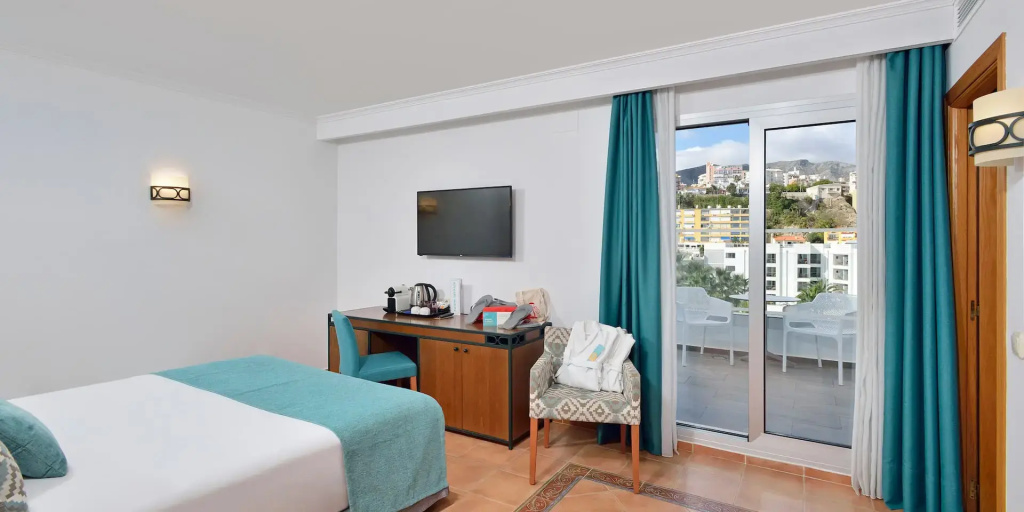 XTRA Top Floor Double room (full double bed)