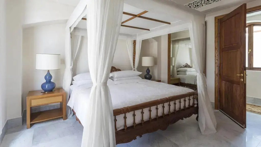 Royal Residence Suite