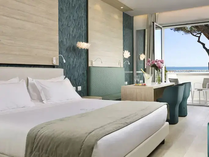 Jacuzzi Sea View Double Junior Suite (full double bed)