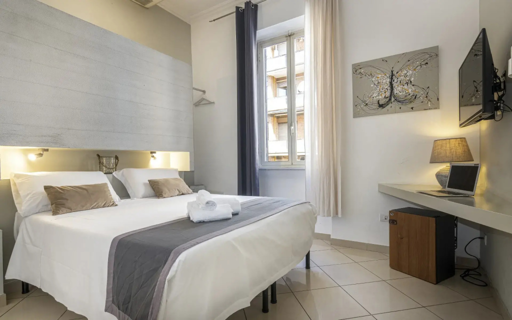 Standard Double room (full double bed)