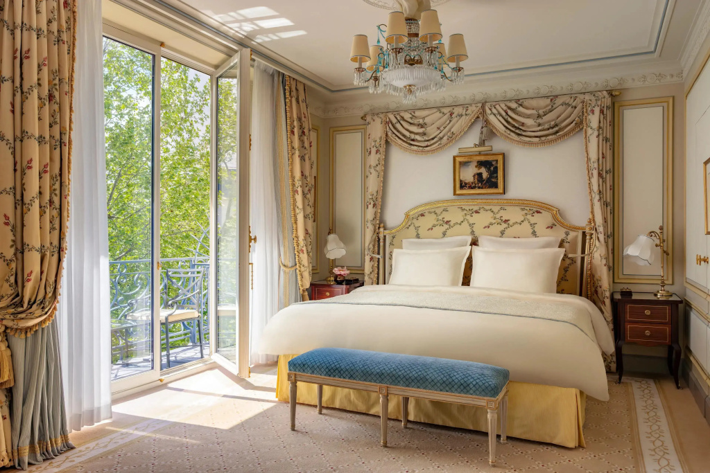 Grand Deluxe Double room (full double bed)