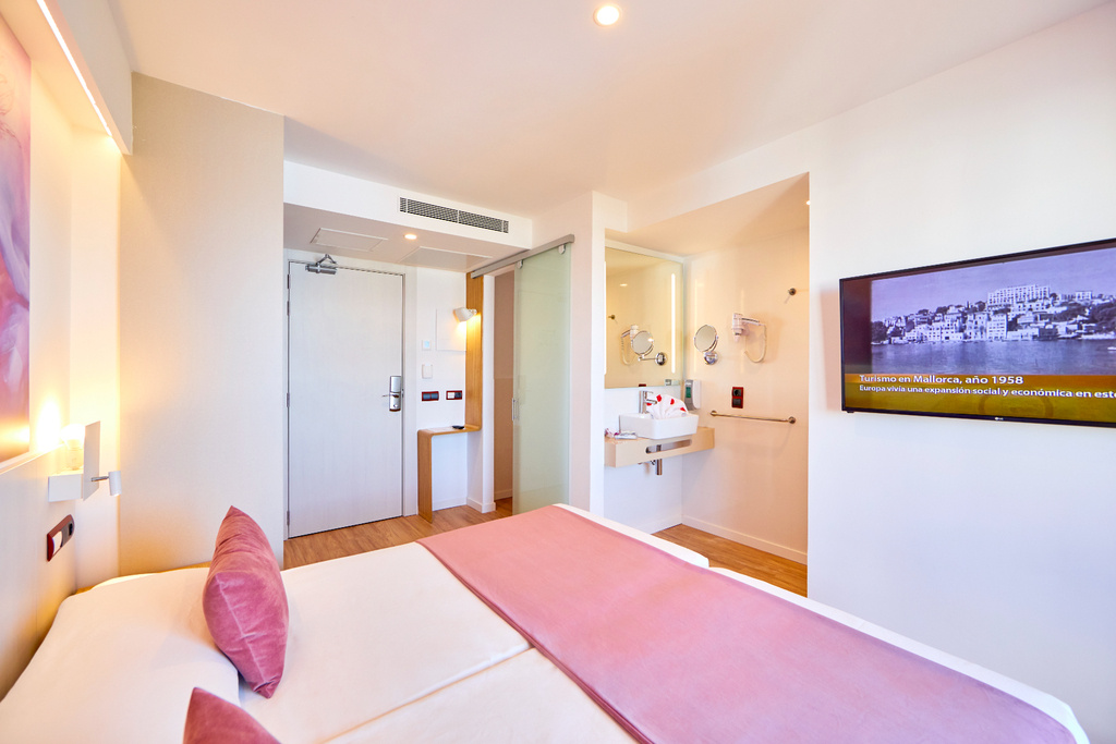 MLL Mediterranean Bay Hotel - Adults Only - Tap to explore photos