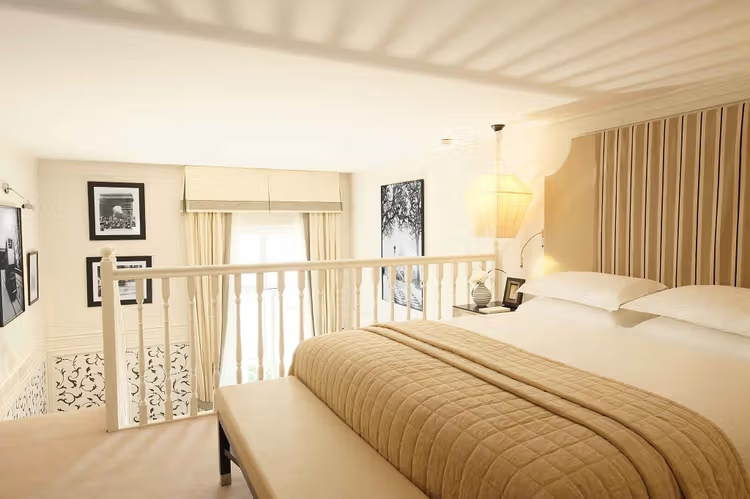 Double Duplex Suite with Eiffel Tower view (full double bed)
