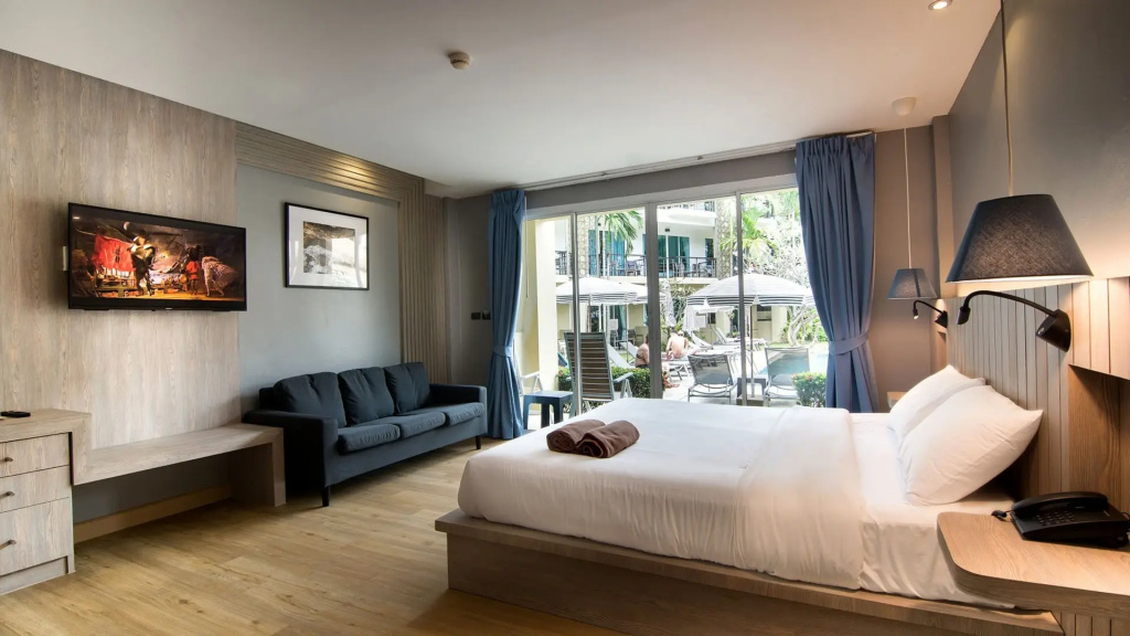 Deluxe Premier Double room (full double bed)