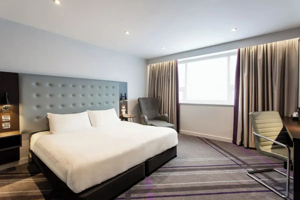 Premier Inn London Canary Wharf - Westferry — фото