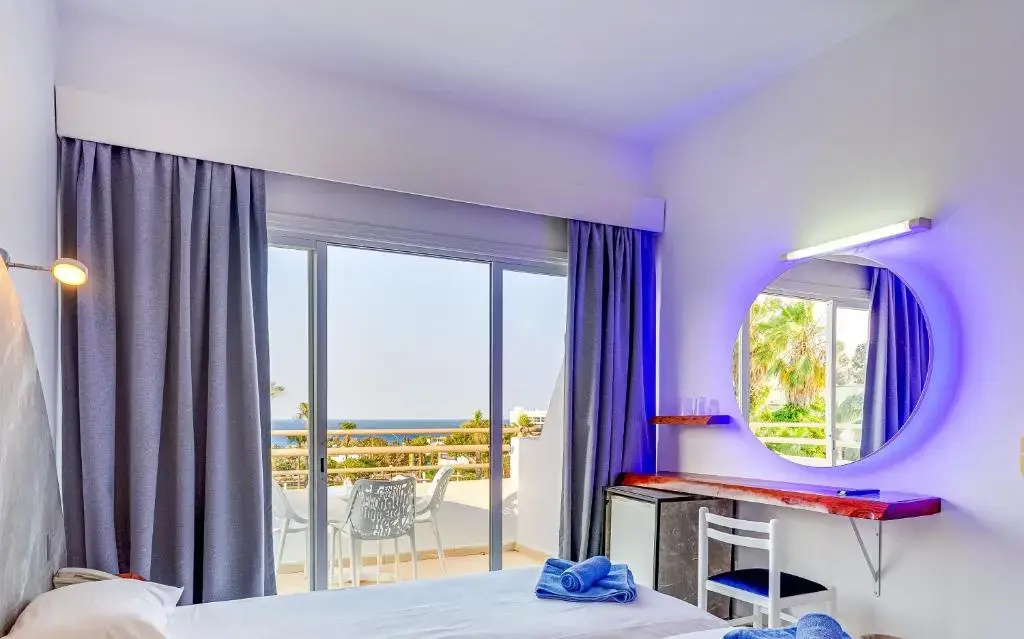 Adelais Bay Hotel - Chambres