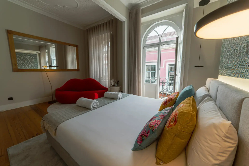 Deluxe Double room (full double bed)