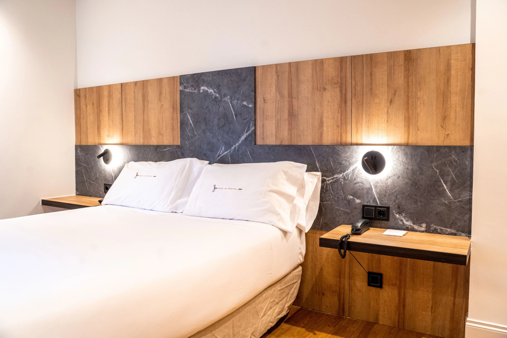 Executive Double room (full double bed)