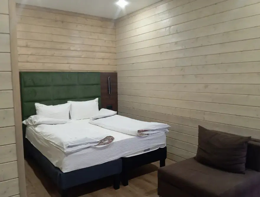 1 room Standard Plus Double room (full double bed)