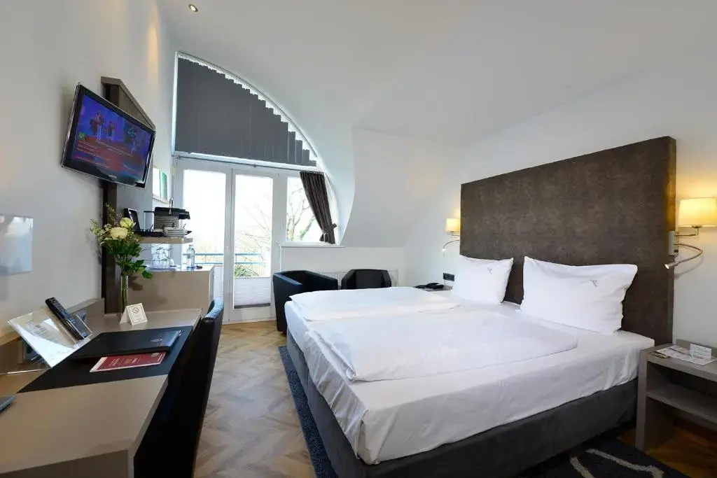 Design Double room full double bed