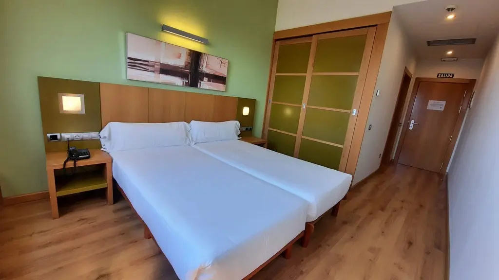 Double room (twin beds)