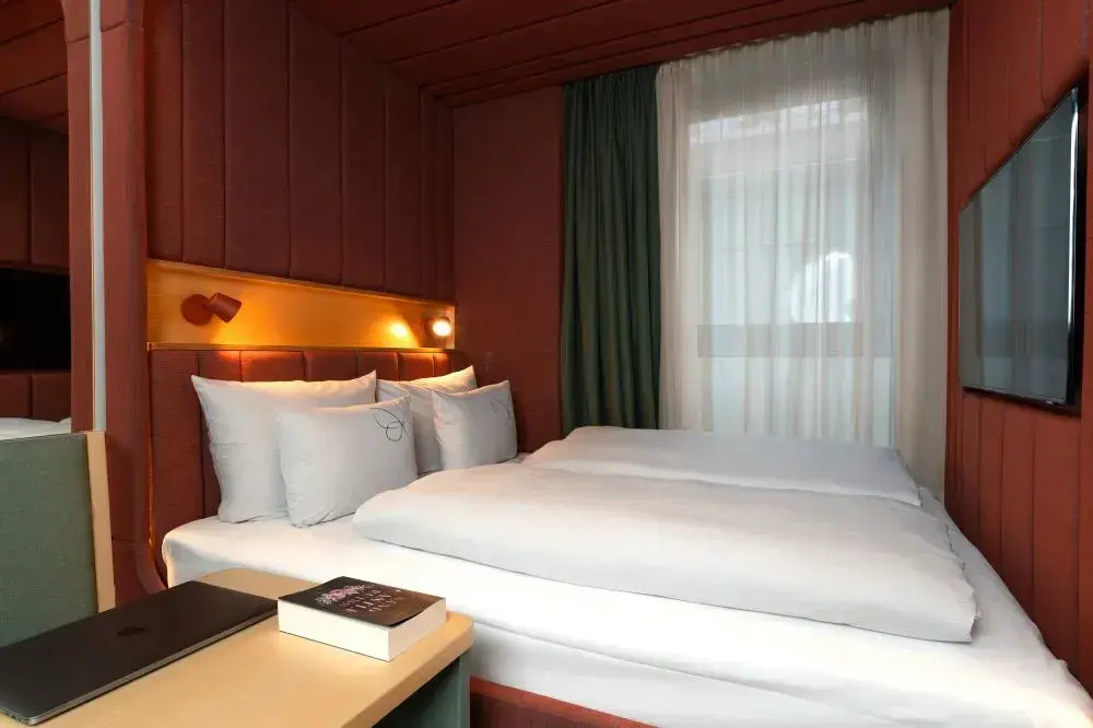 Green Double House (full double bed)