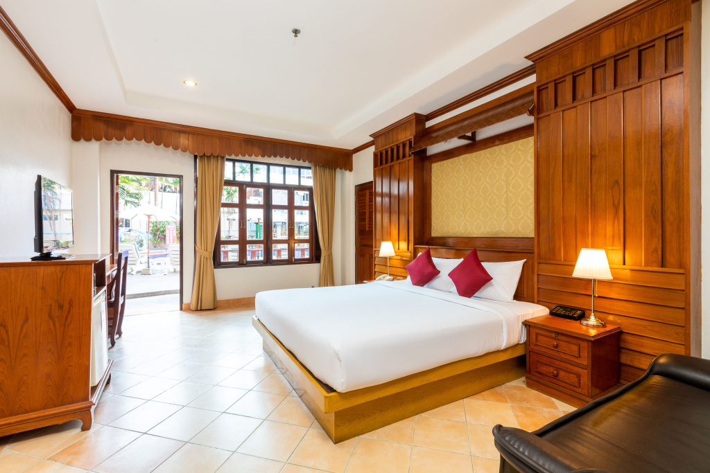 Deluxe Double room (full double bed)