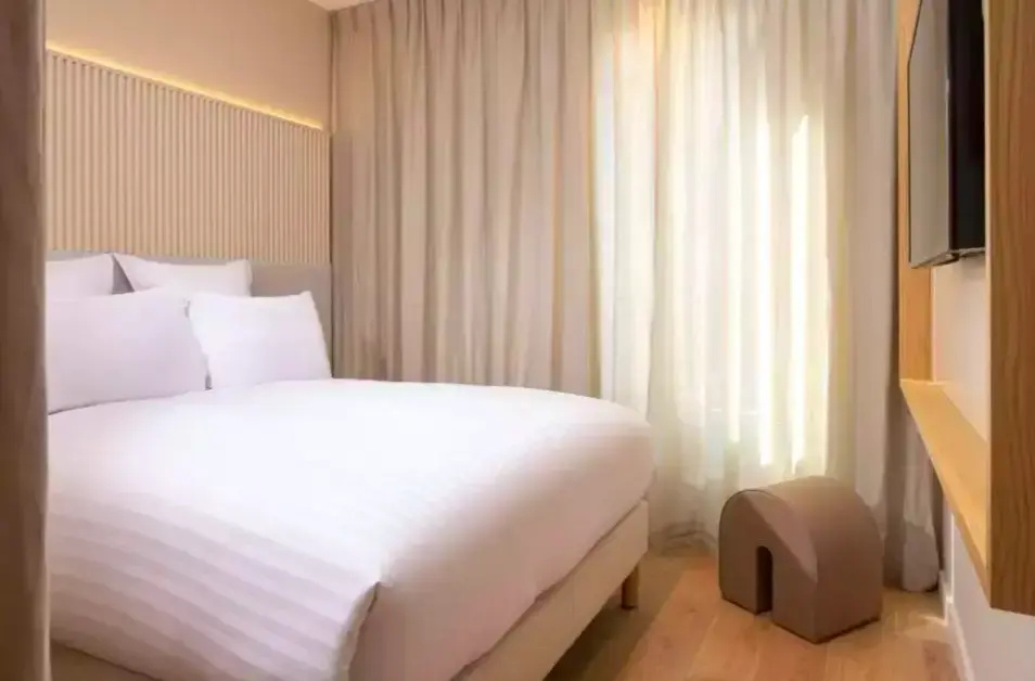 Superior Double room (full double bed)