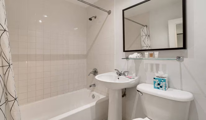 Crest Hotel Suites - Chambres