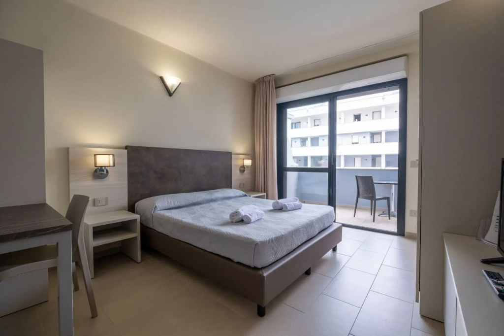 Classic Double Studio (full double bed)