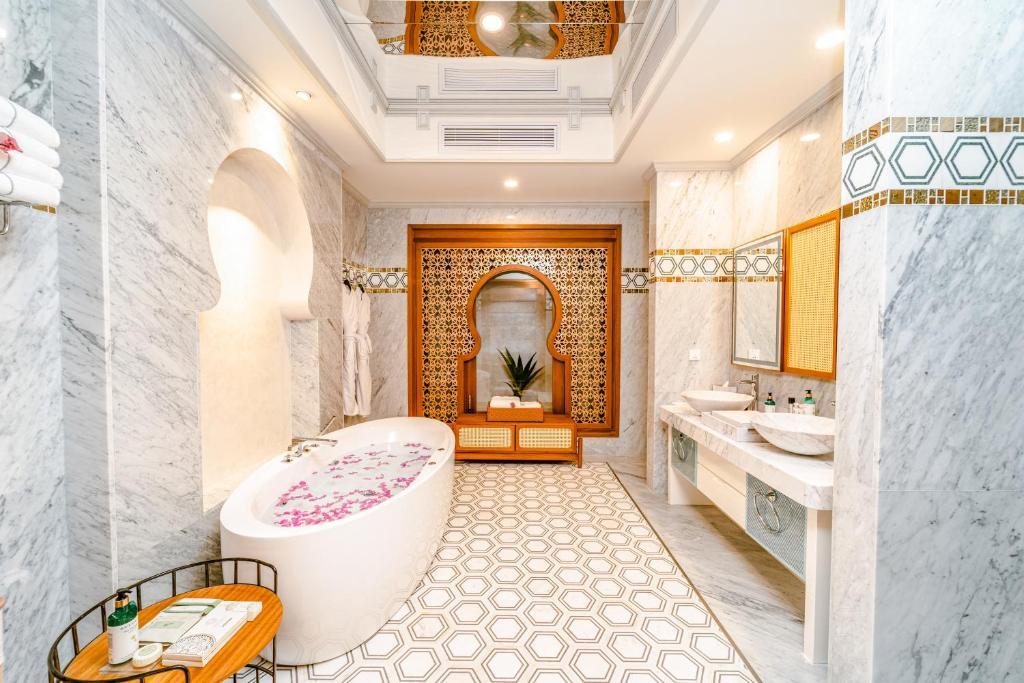 Hideaway Beach Resort & Spa