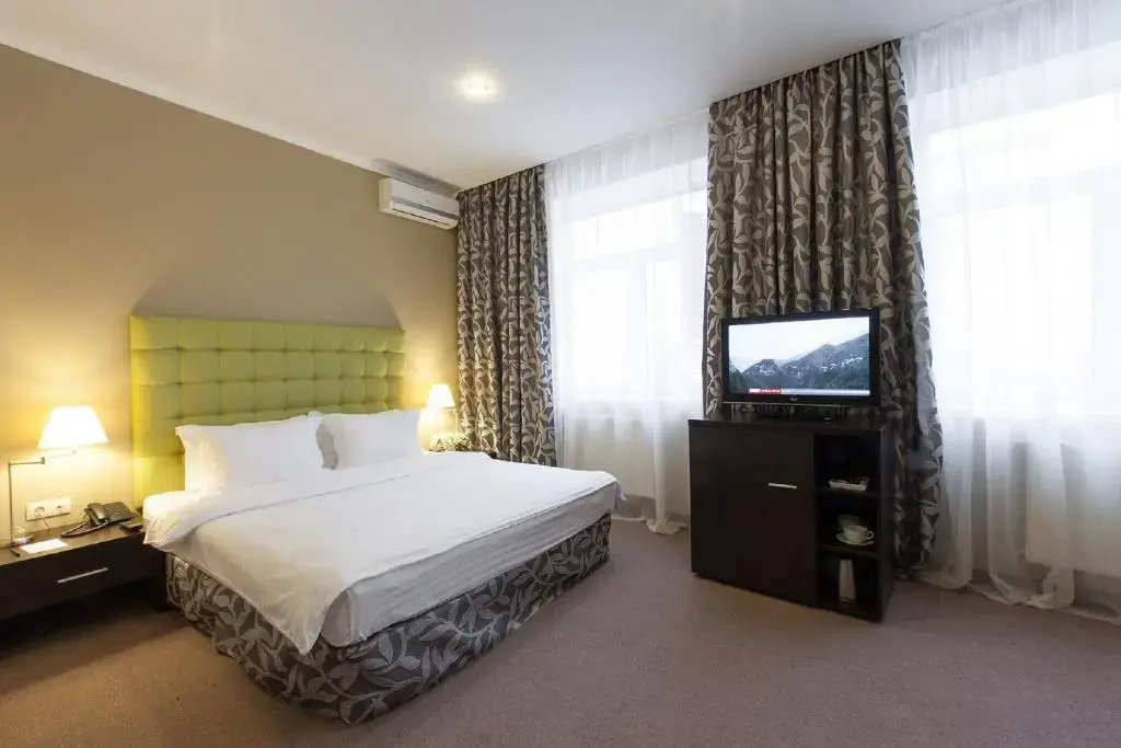 Classic Double room (full double bed)