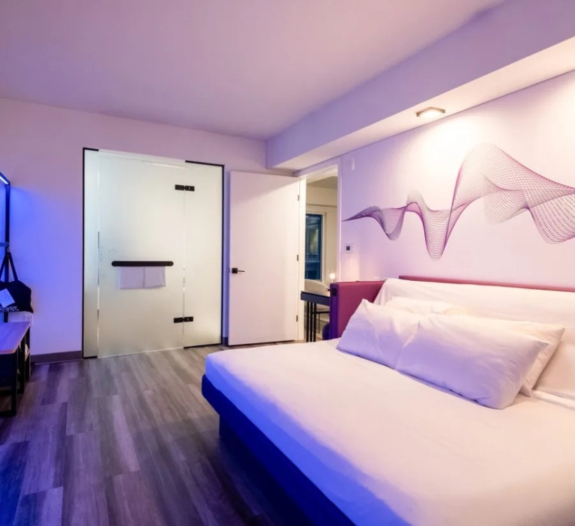 Double VIP Suite (full double bed)