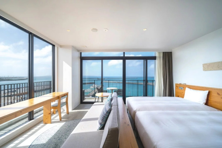 Corner Double room (twin beds)