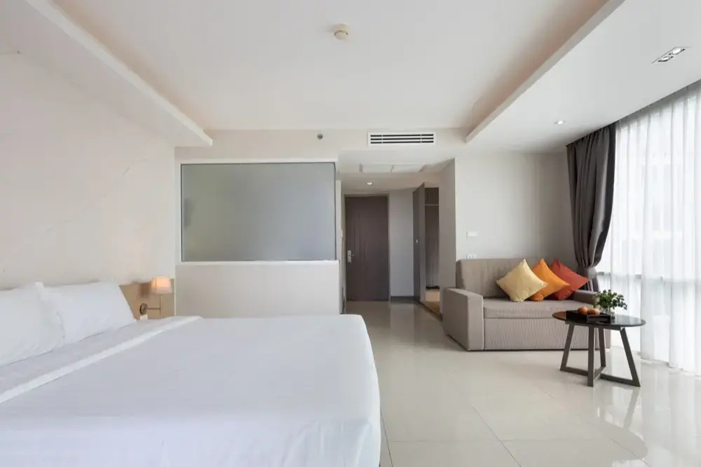 Grand Deluxe Double room with sea view (full double bed)