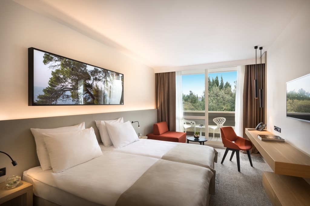 Двухместный номер с дополнительной кроватью Standard двуспальная кровать в Eden Hotel by Maistra Collection