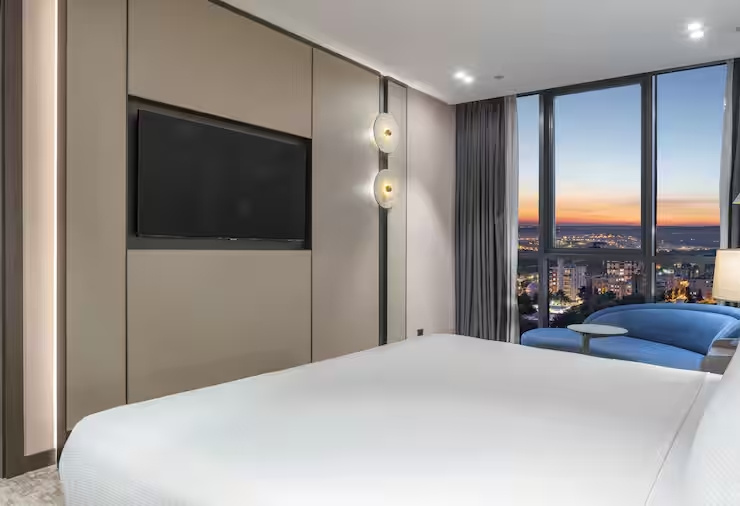 Family Connecting Quadruple Suite