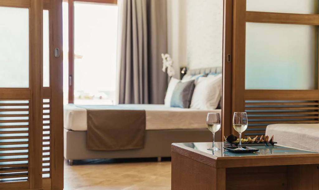Family Double room with sea view (full double bed)