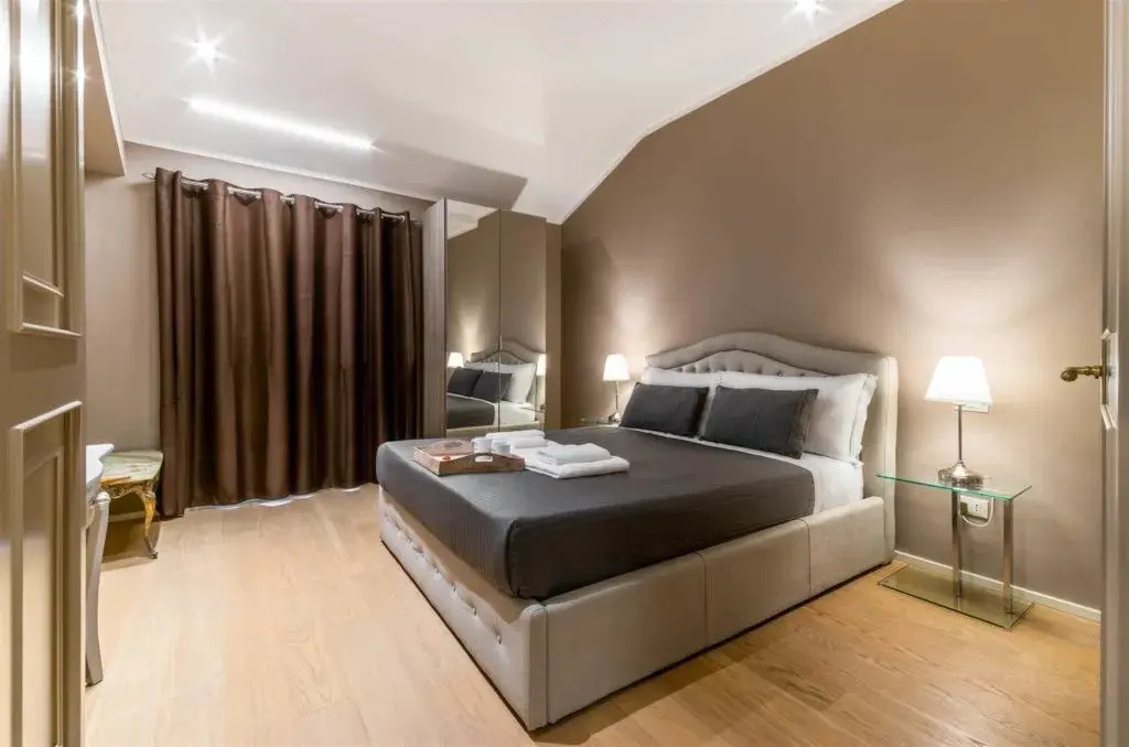 Roof Double Suite full double bed